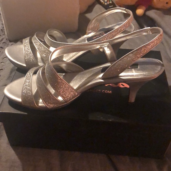 Nina dress shoes - Picture 3 of 3